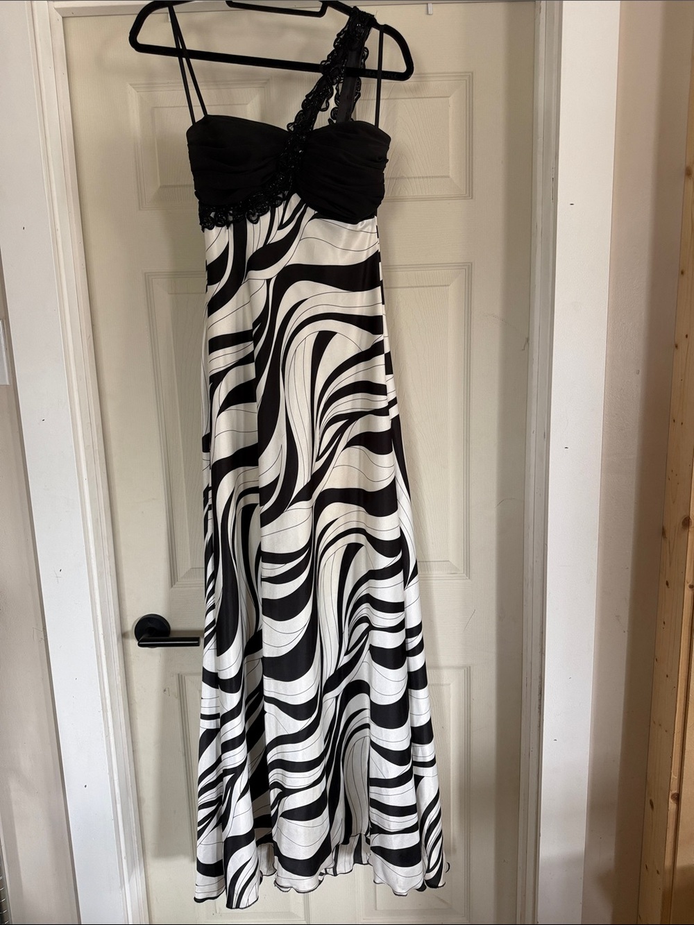 B Darlin Women’s One-Shoulder Maxi Dress Swirled Zebra Print Beaded Bodice 9/10